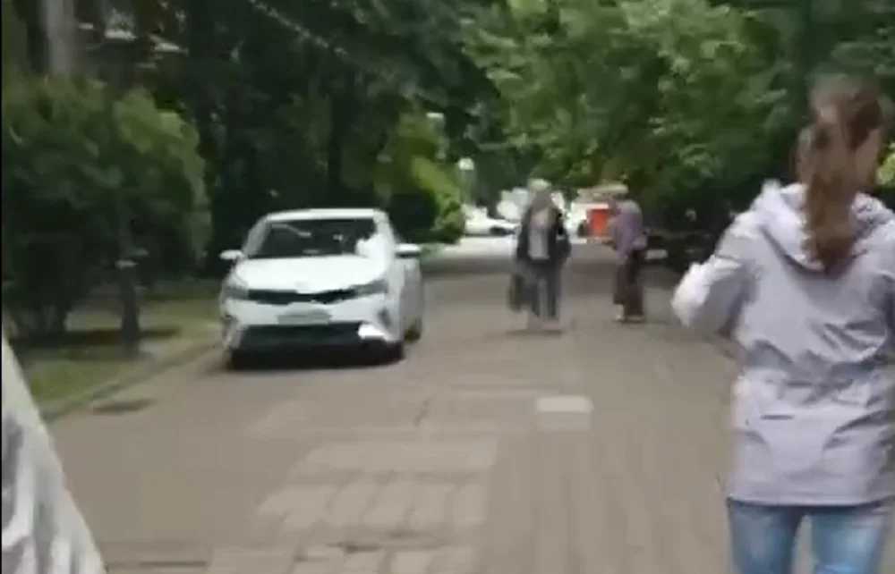 Сотрудники из ГИБДД оштрафовали 19 водителей, объезжавших пробку по Пушкинской в Ростове