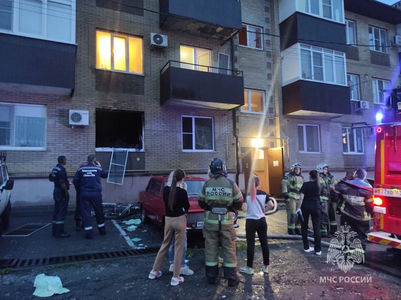 Взрыв в многоэтажном доме в Ростове-на-Дону вечером 30 мая попал на видео