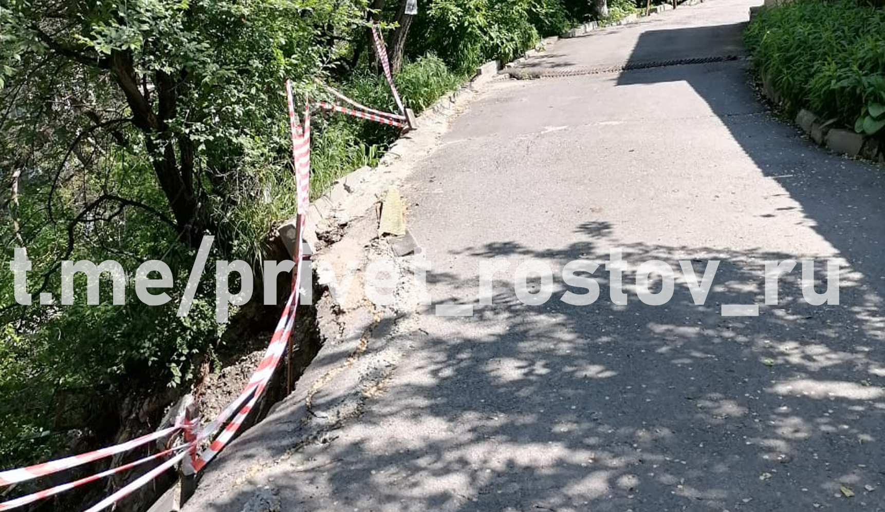 Ростовчане на ЗЖМ боятся погибнуть в обрыве на месте где погиб мотоциклист  в мае