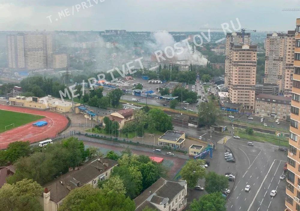 Три человека выпрыгнули из окна при пожаре в Ростове на улице Шеболдаева утром 24 мая