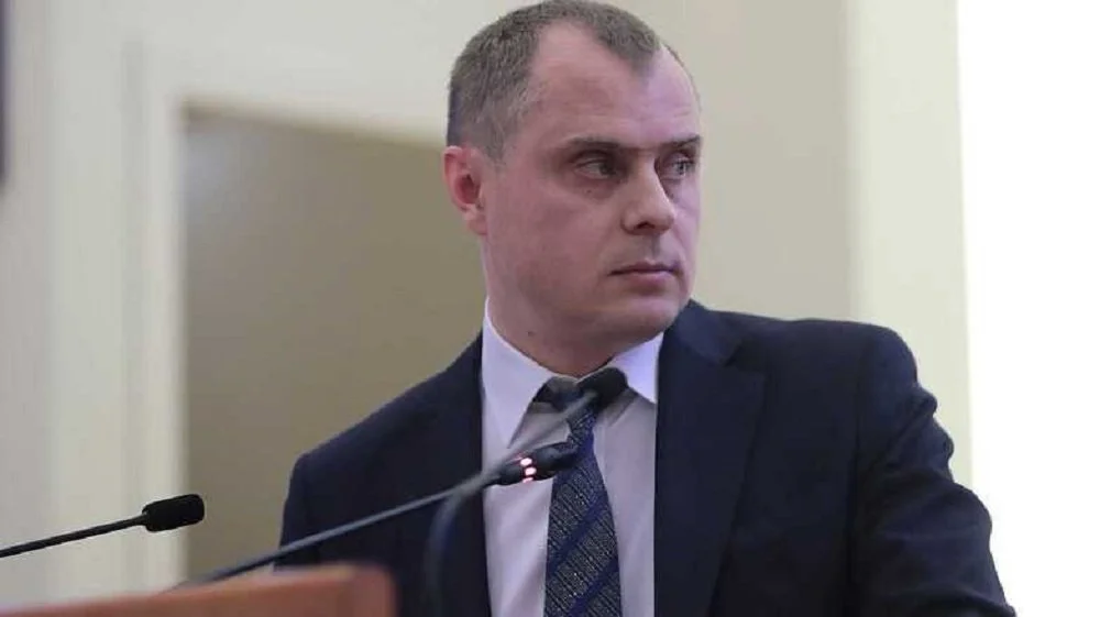 Ростовского экс-министра ЖКХ задержали сразу при выходе из СИЗО по подозрению в новых эпизодах