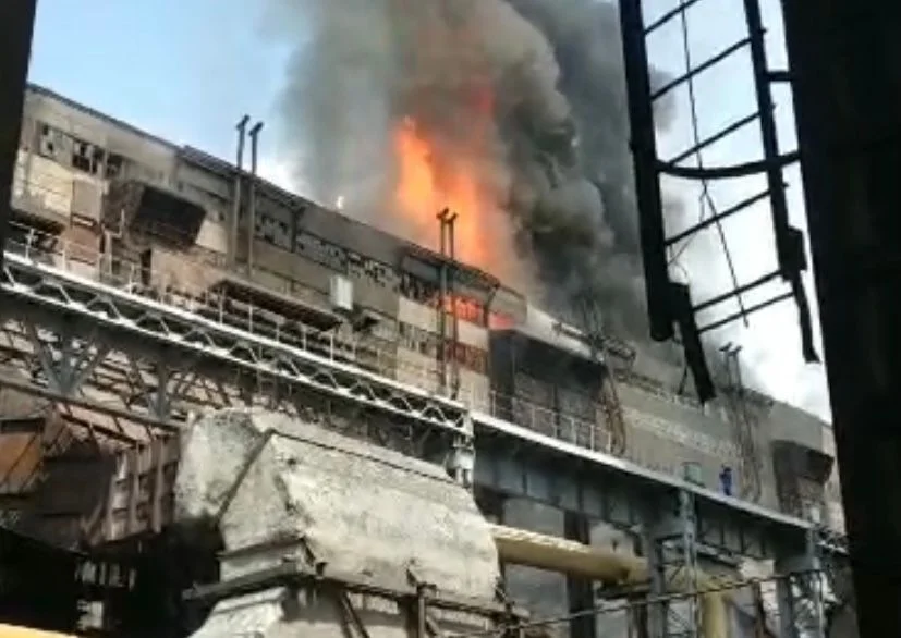 Очевидцы заявили, что слышали звуки взрыва перед пожаром на ГРЭС в Новочеркасске 14 июня