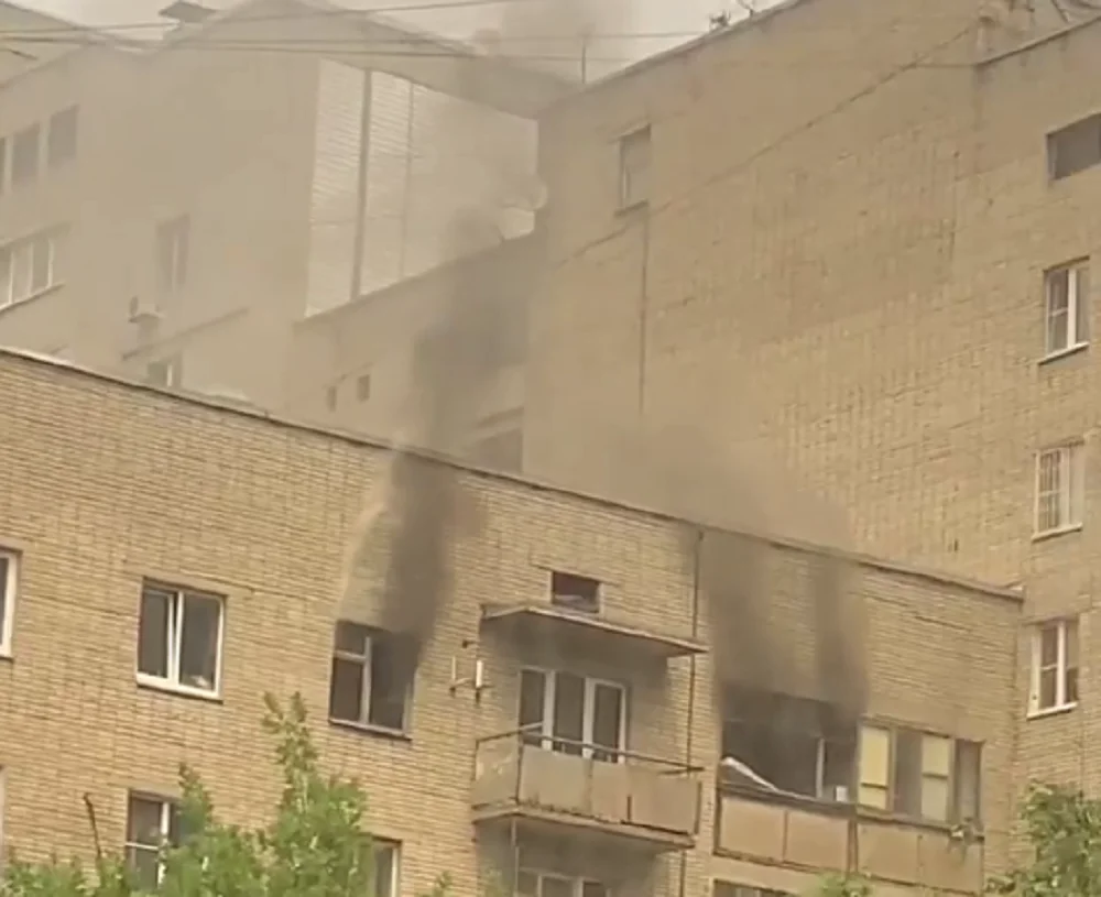 Появились первые кадры после взрыва в девятиэтажном доме в Ростове-на-Дону днём 2 июня