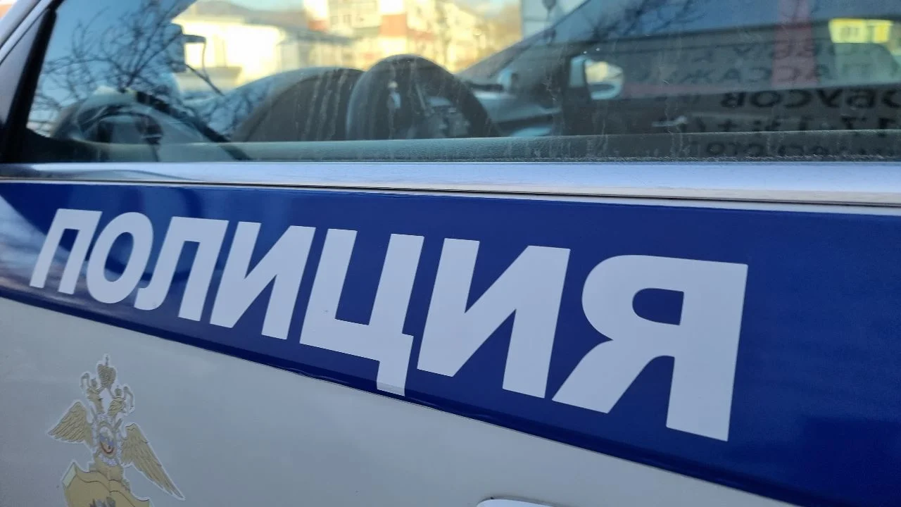 В Ростове на автовокзале задержали вооруженных мужчин в камуфляжной форме вечером 25 июня