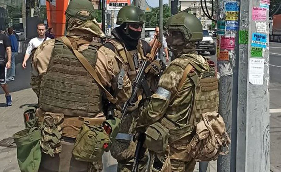 В Ростовской области добровольцам и контрактникам выплатят по 100 тысяч рублей из бюджета региона