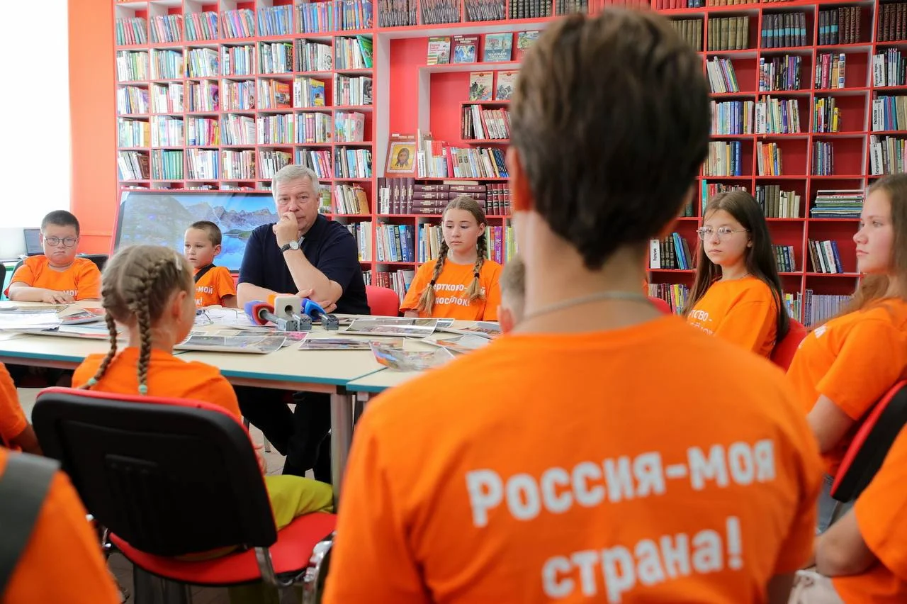 В Ростовской области детям за уборку улиц выдают талоны в местные магазины в июле