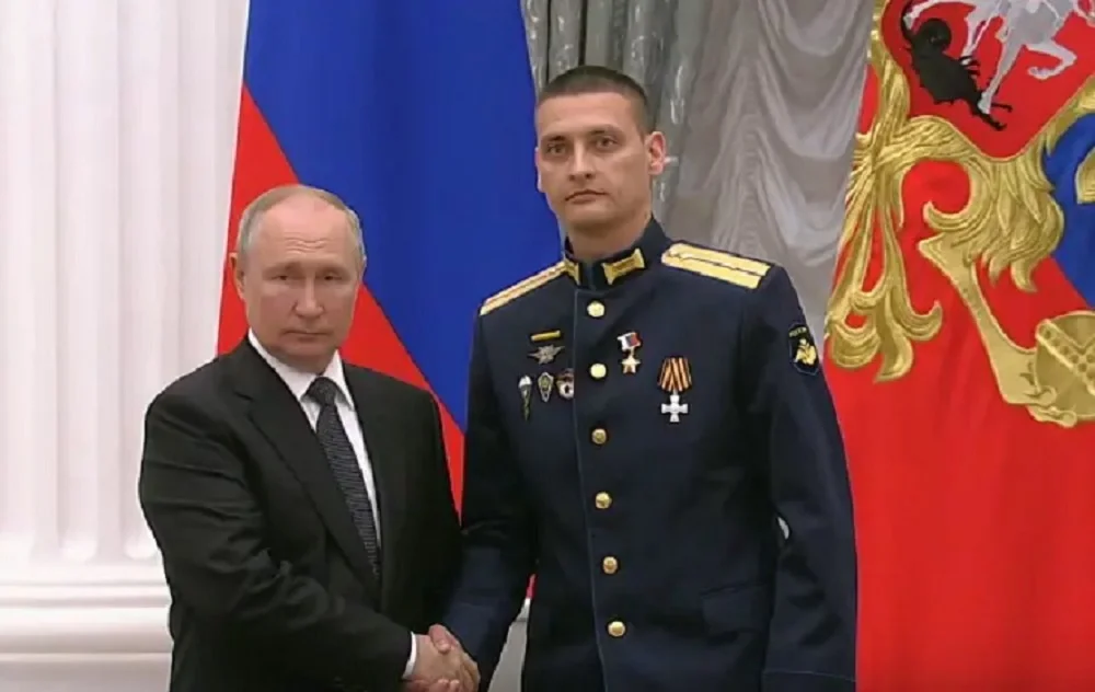Президент Путин наградил младшего лейтенанта из Ростова звездой Героя России