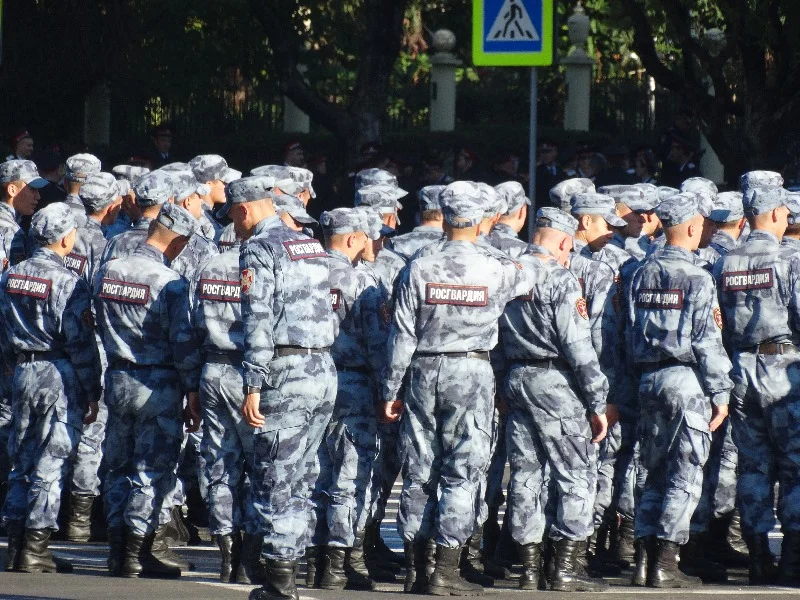 Стала известна причина скопления сотен силовиков на Оганова в Ростове утром 20 сентября