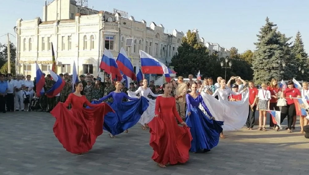 Силовики заставили власти в Азове отменить гала-концерт в честь Дня города