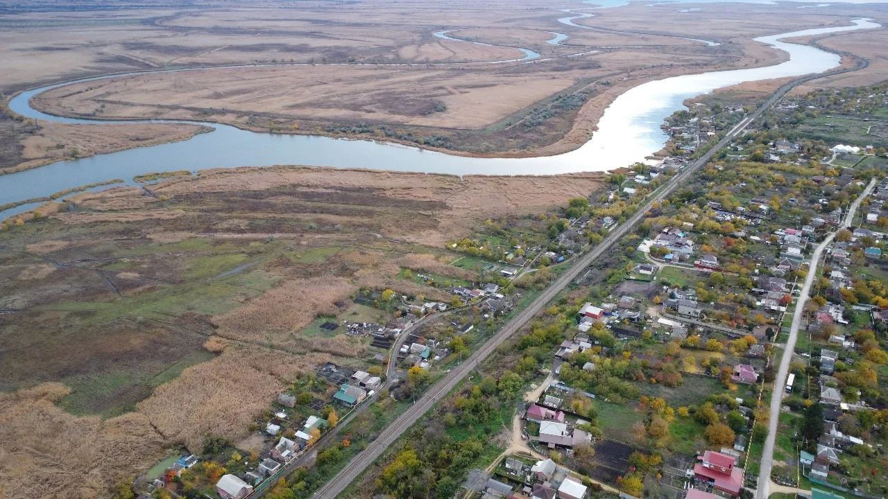 В Ростовской области уровень воды в реке Северский Донец снизился до критически низких отметок