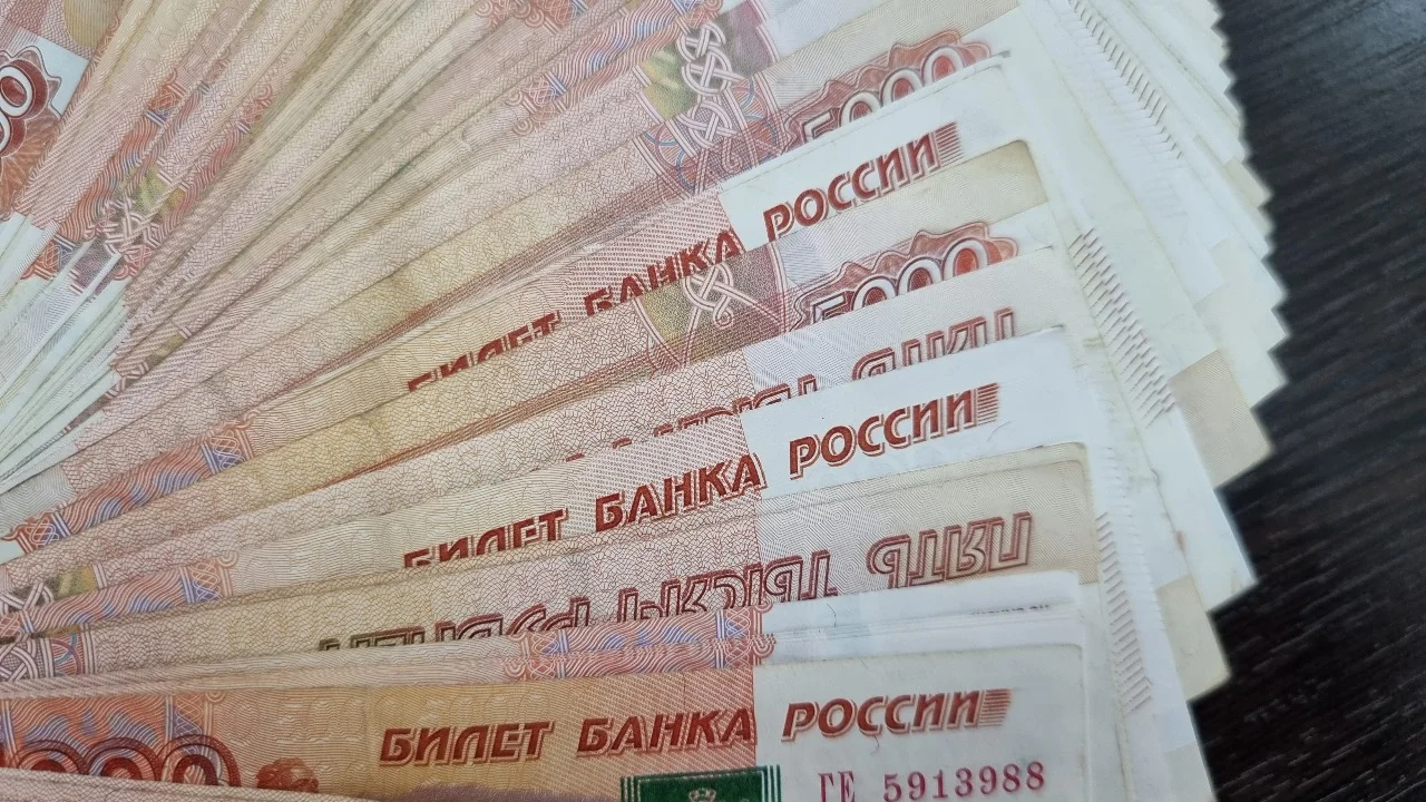 Желающих работать за 160 тысяч рублей не могут найти в Ростовской области