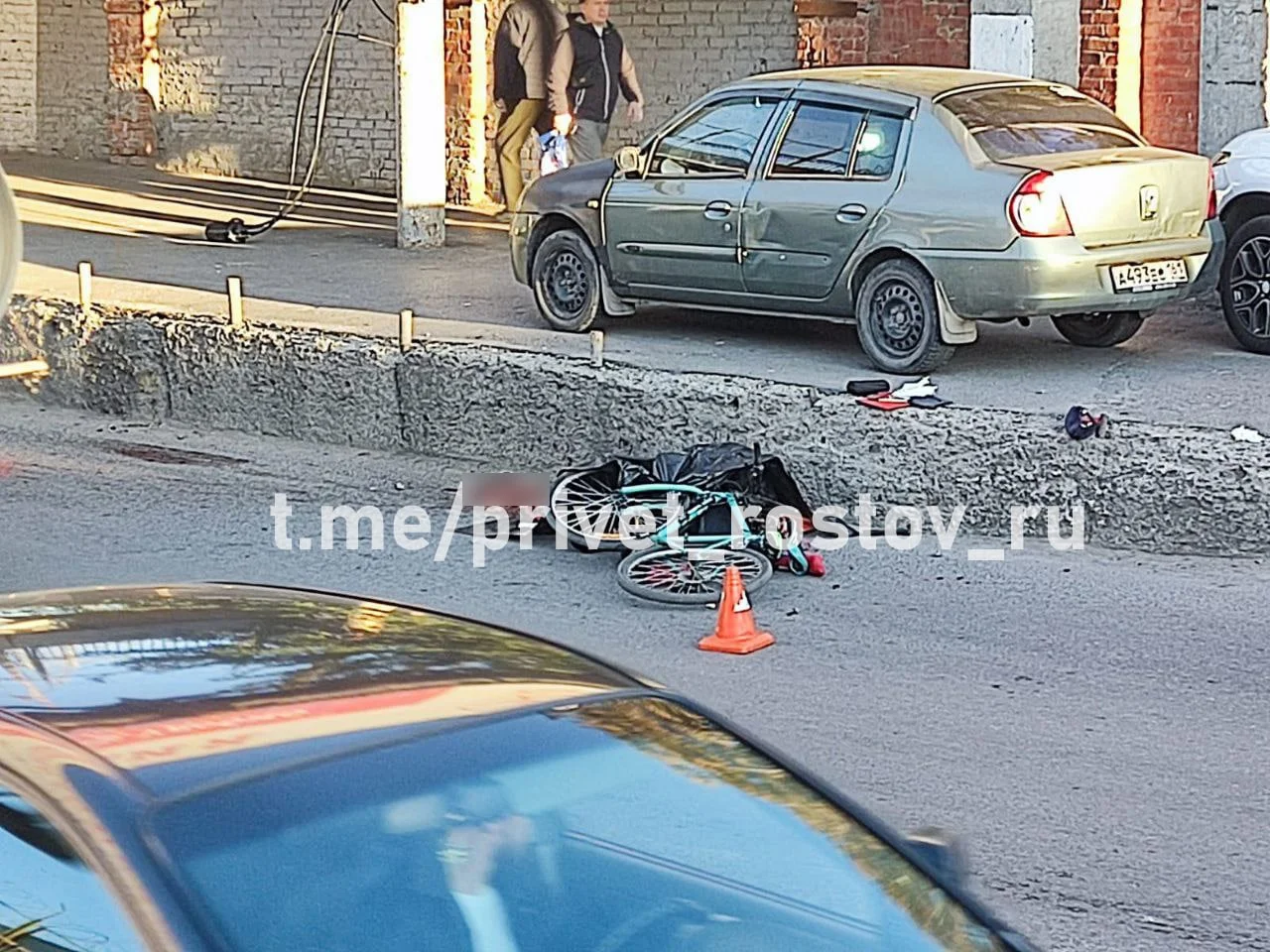 Неизвестного велосипедиста насмерть сбил в Ростове неустановленный водитель управляя DAFXF 105