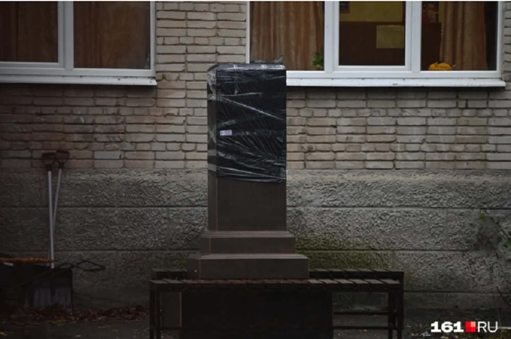 Коммунисты были против: в Ростове демонтировали памятник барону Петру Врангелю