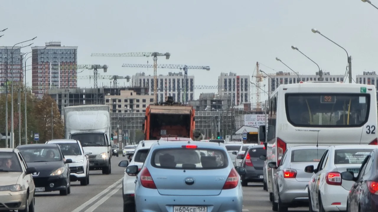 В Краснодаре ограничат проезд грузовиков для разгрузки дорог перед Новым годом в декабре