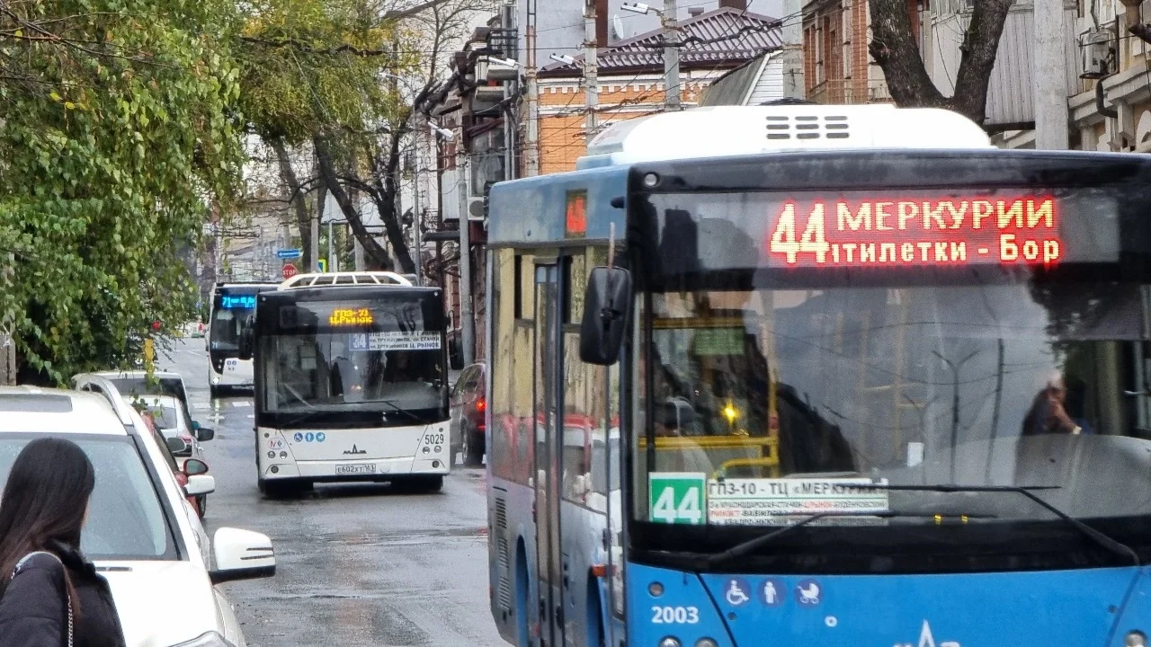 В центральном районе Ростова власти решили создать выделенную полосу для автобусов