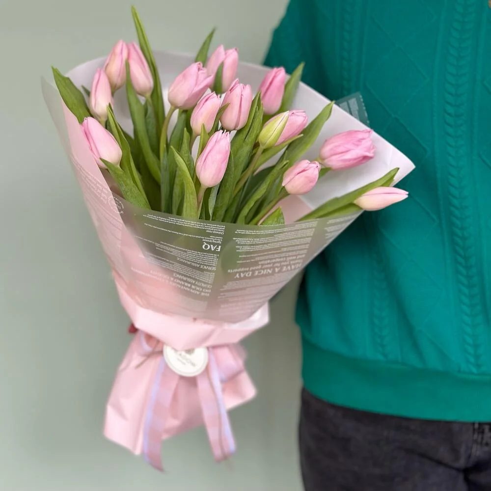 Удивительные букеты тюльпанов: идеальный подарок для мамы