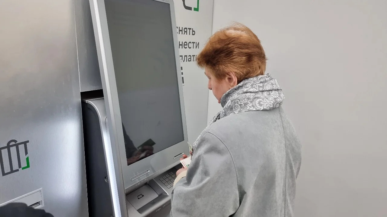 На счету будет ноль рублей: владельцев банковских карт «Мир» предупредили о введении изменений и сюрпризе