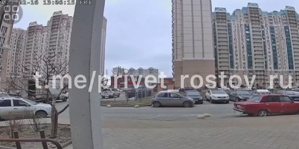 Камеры видеонаблюдения в Ростове записали звук взрыва в небе над городом