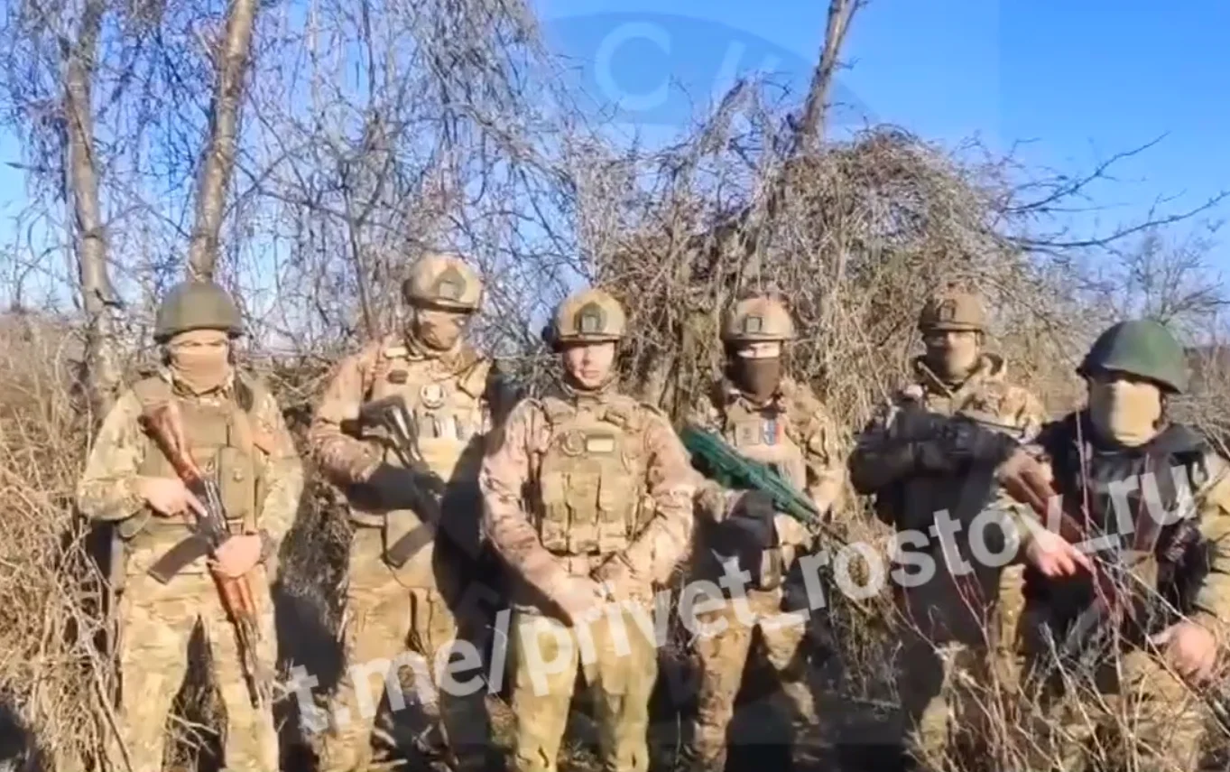 Бойцы СВО запустили требование убрать памятник Жванецкому в Ростове