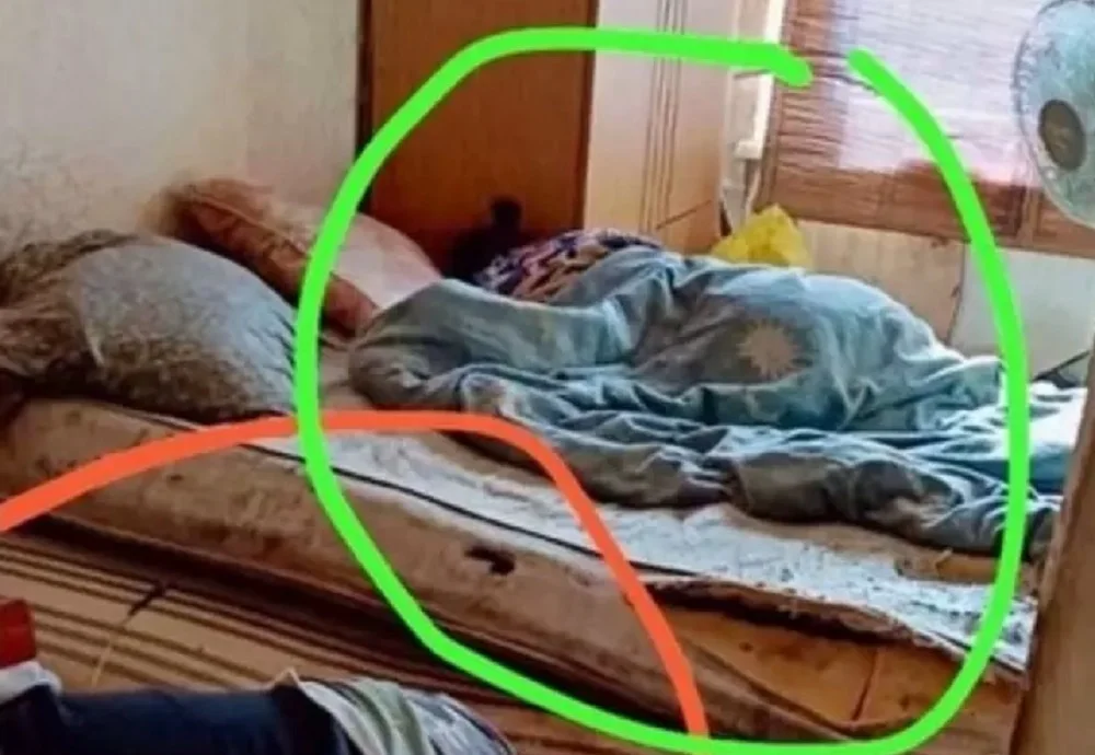 В Зверево женщина месяц делила кровать с трупом супруга