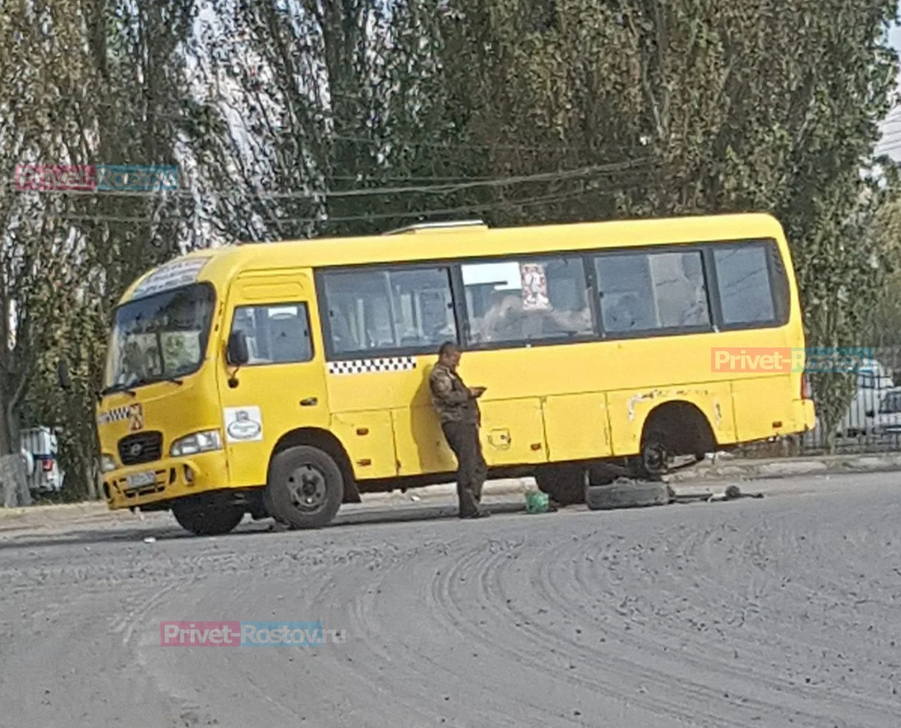В Таганроге маршрутка потеряла два колеса прямо в ходе поездки