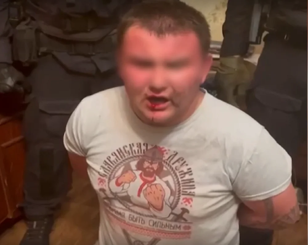 Избивавший ростовчан блогер задержан и кается в грехах на коленях