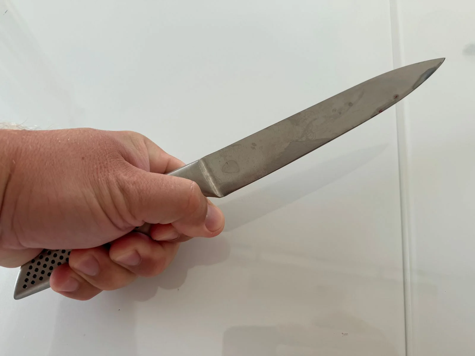 В Новошахтинске мужчина зарезал подругу в магазине