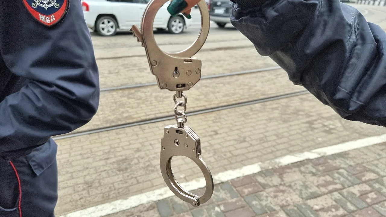 В Таганроге росгвардейцы задержали грабителя‚ который числился в федеральном розыске