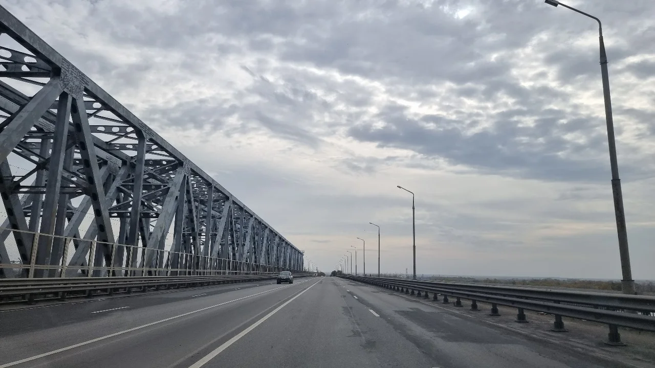 До 12 июня запретили въезд в Ростов через Западный мост над Доном
