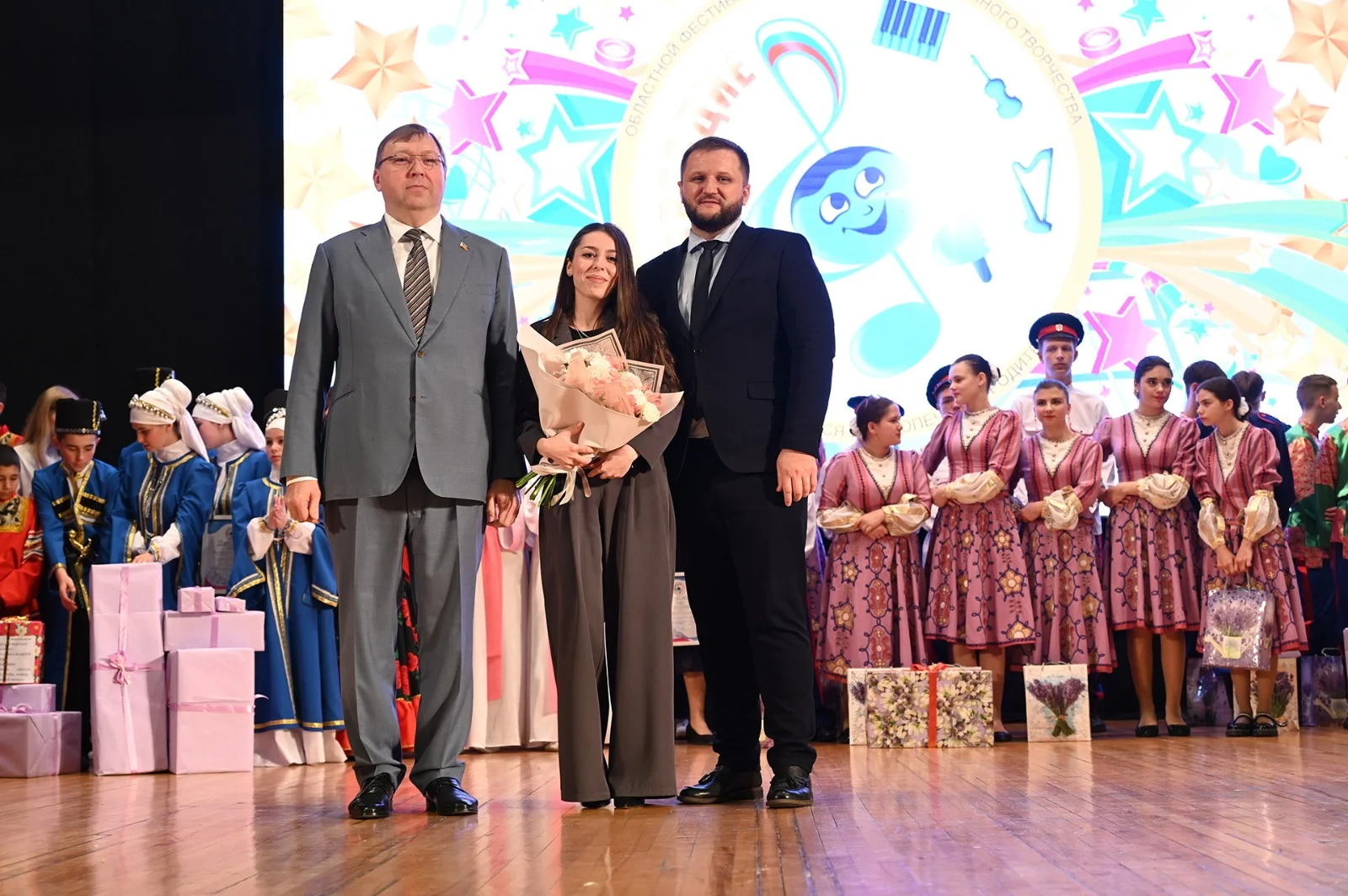 При поддержке донской «Единой России» состоялся фестиваль «Созвездие» для учащихся центров помощи детям