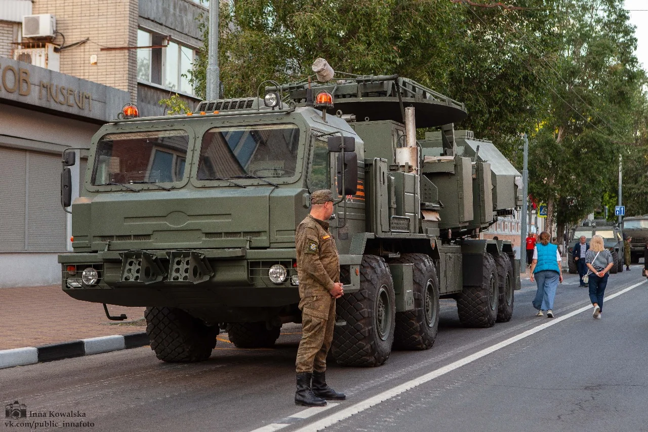 Польский министр Сикорский угрожает ракетным ударом по Ростову