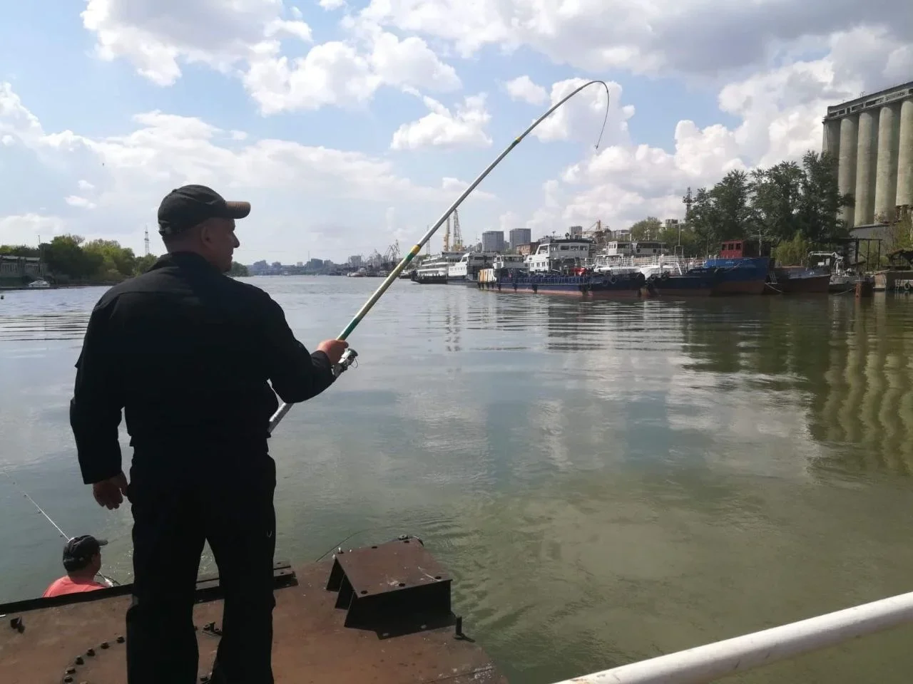 Рыбаки в Ростовской области могут стать заключенными после рыбалки