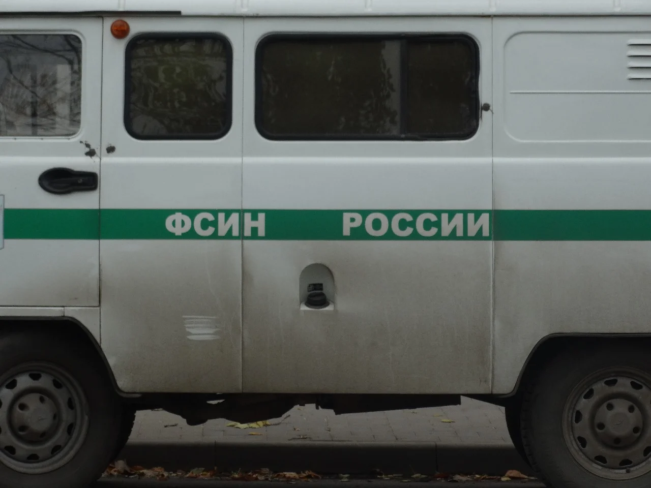 ОМОН прибыл к зданию ростовского СИЗО, где находятся пленные заложники