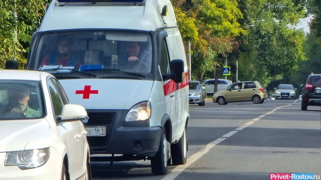 В Ростовской области водитель большегруза уснул за рулём и перевернул самосвал