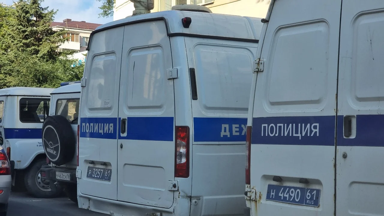 В Ростове задержали мужчину за умышленное повреждение чужого автомобиля