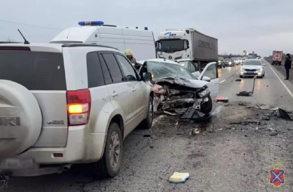 В массовом ДТП на трассе «Волгоград-Каменск-Шахтинский» погибла молодая девушка