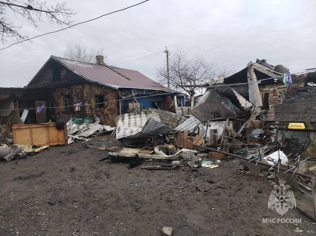 В Ростовской области пожилой мужчина чуть не погиб при пожаре в собственном доме