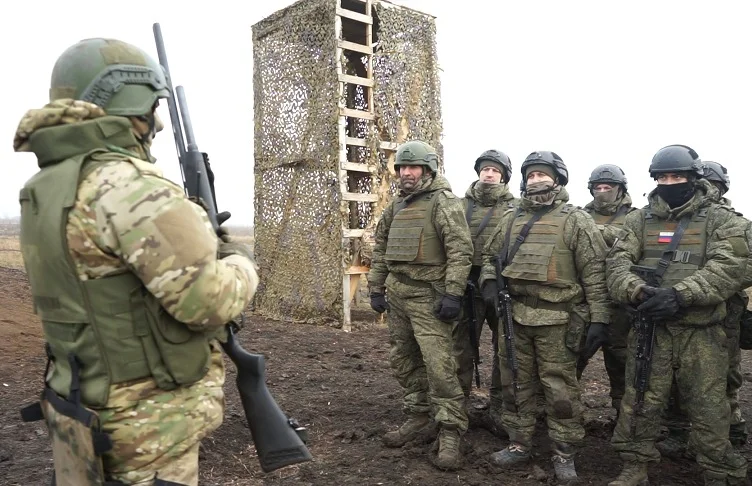 Военных в Ростовской области обучают сбивать беспилотники с ружей: тренировки проходят на полигонах