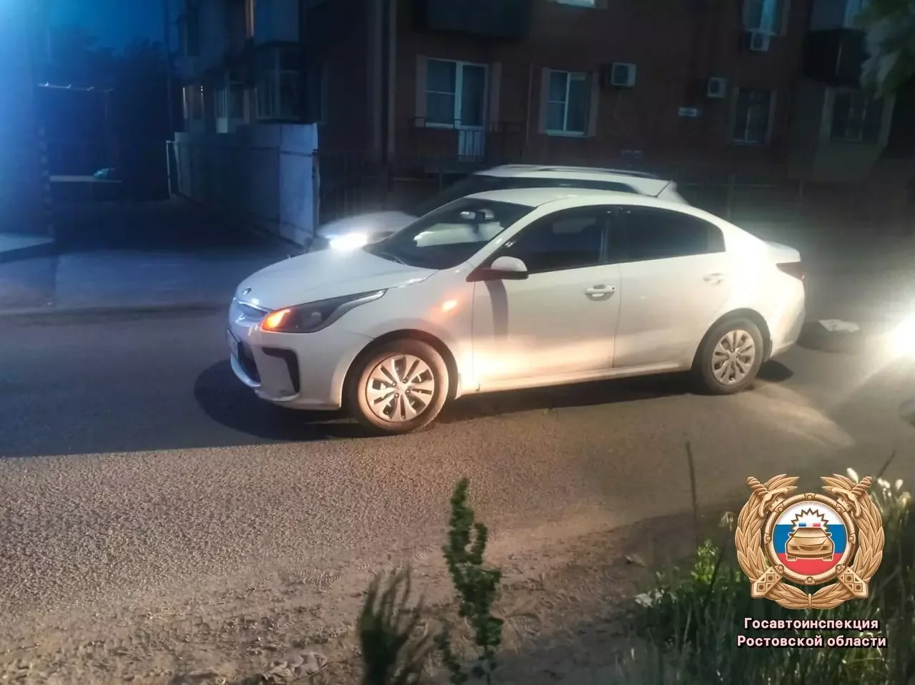 В Ростове школьница попала под колёса, выбежав на проезжую часть