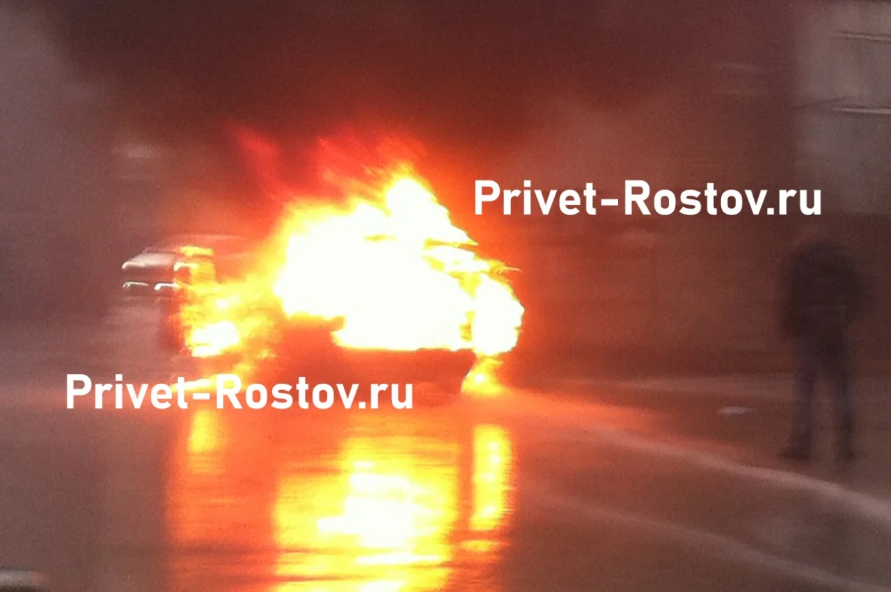 В Ростовской области за сутки вспыхнули два автомобиля