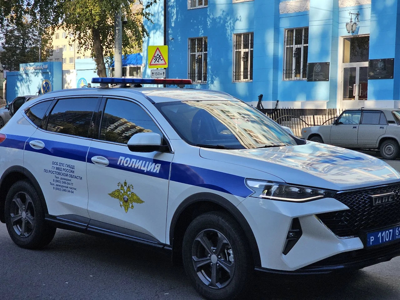 Вблизи торгового центра «Парк» в Ростове полиция ищет мужчину с ножом