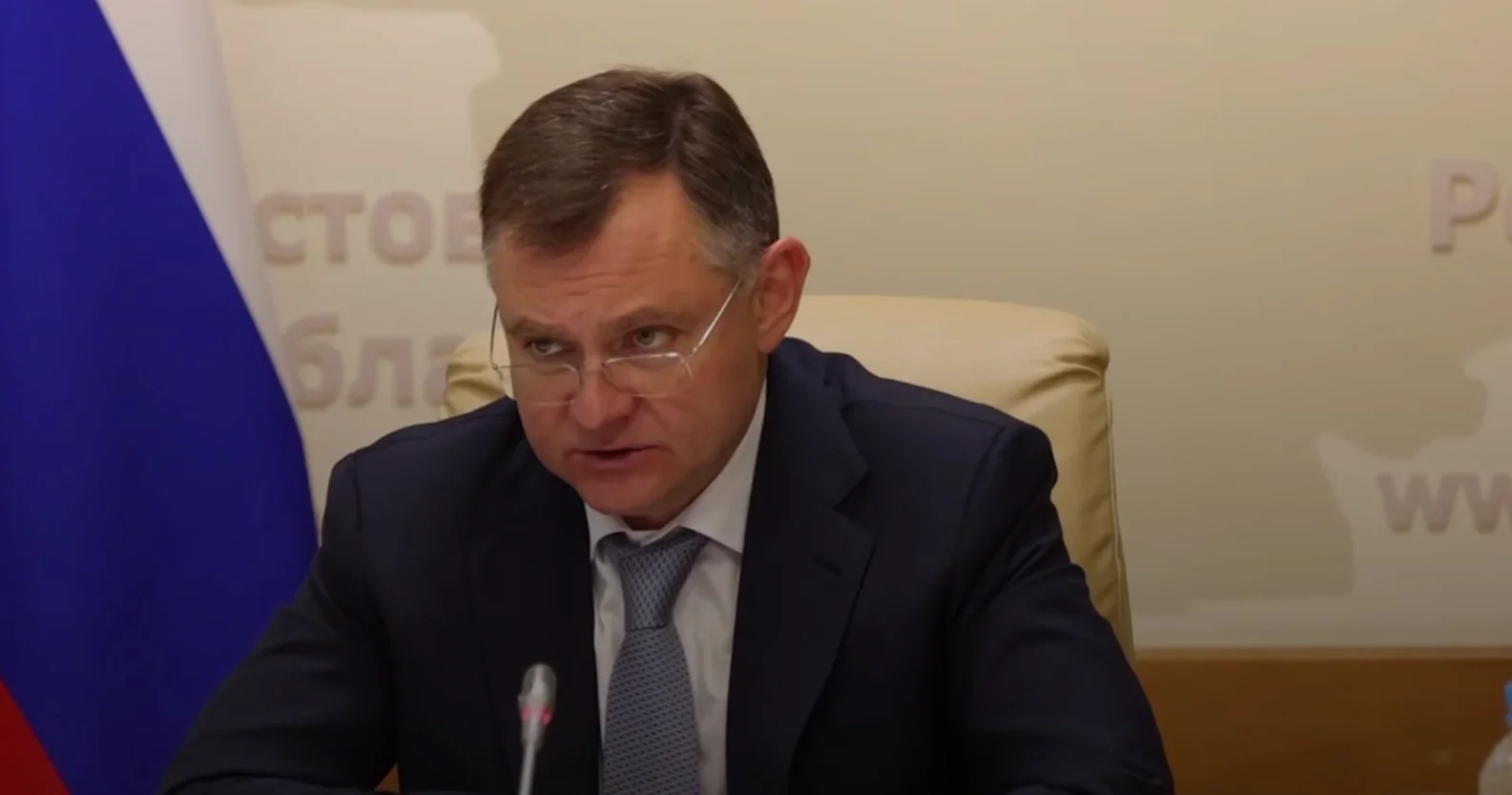 Слюсарь потребовал охладить автобусы Ростова