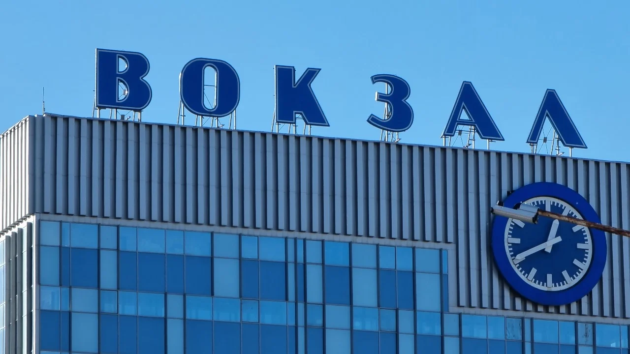 В Ростов прибудут более 20 поездов с задержкой из-за ЧП на ж/д под Воронежом