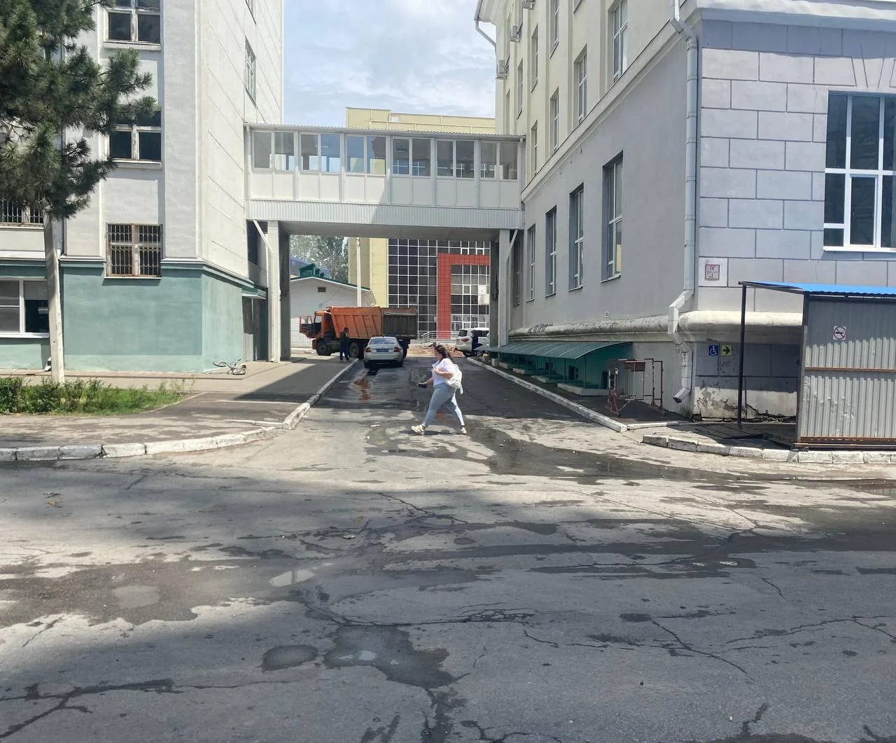 В Ростове самосвал сбил девятилетнего мальчика на велосипеде