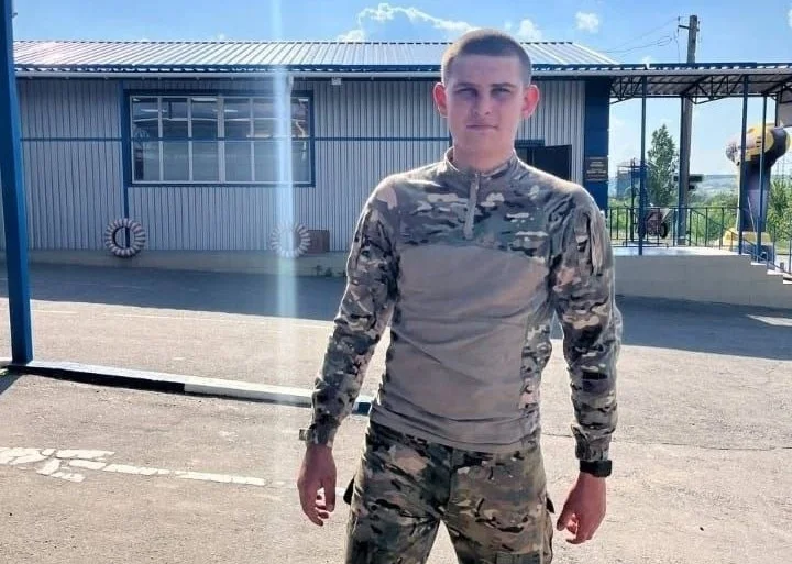 Батайск простится с 20-летним бойцом Поливкой, погибшего в зоне СВО
