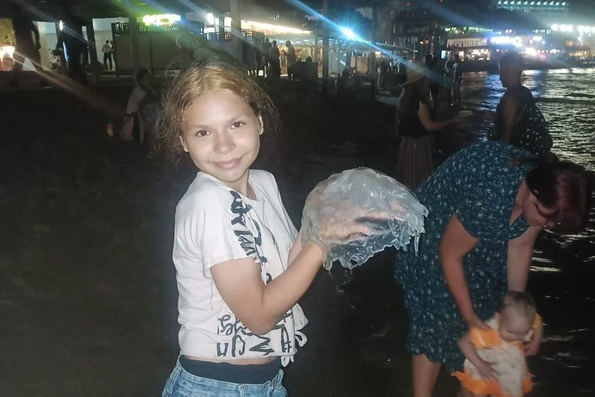 Несколько дней не могут найти 13-летнюю девочку в Ростовской области