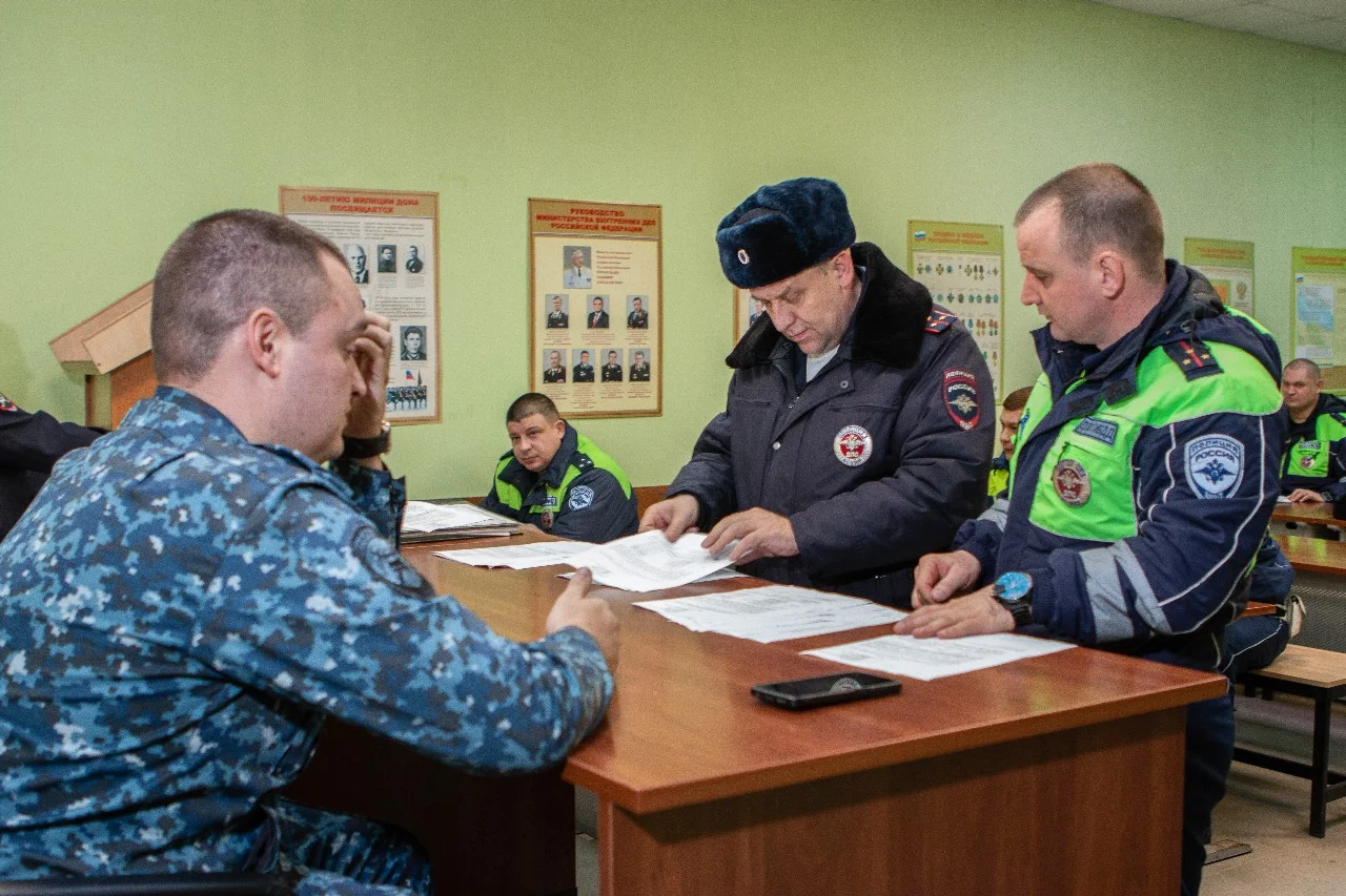 В Госдуме предложили лишать водительских прав за незаконное использование одного знака