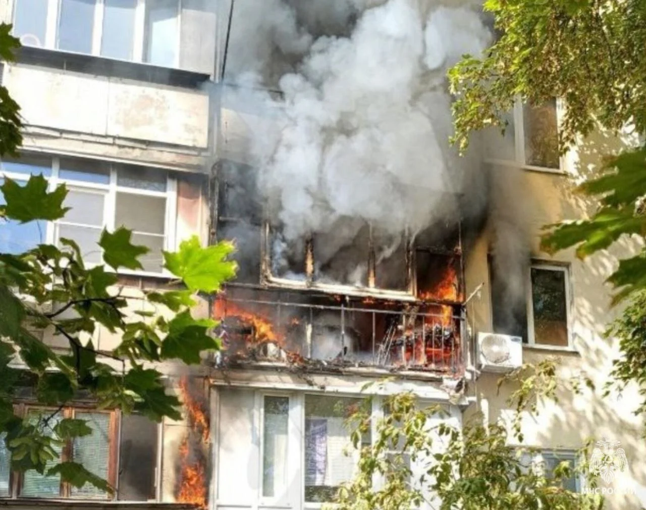 В Ростове мужчина погиб при пожаре в многоэтажке на проспекте Стачки