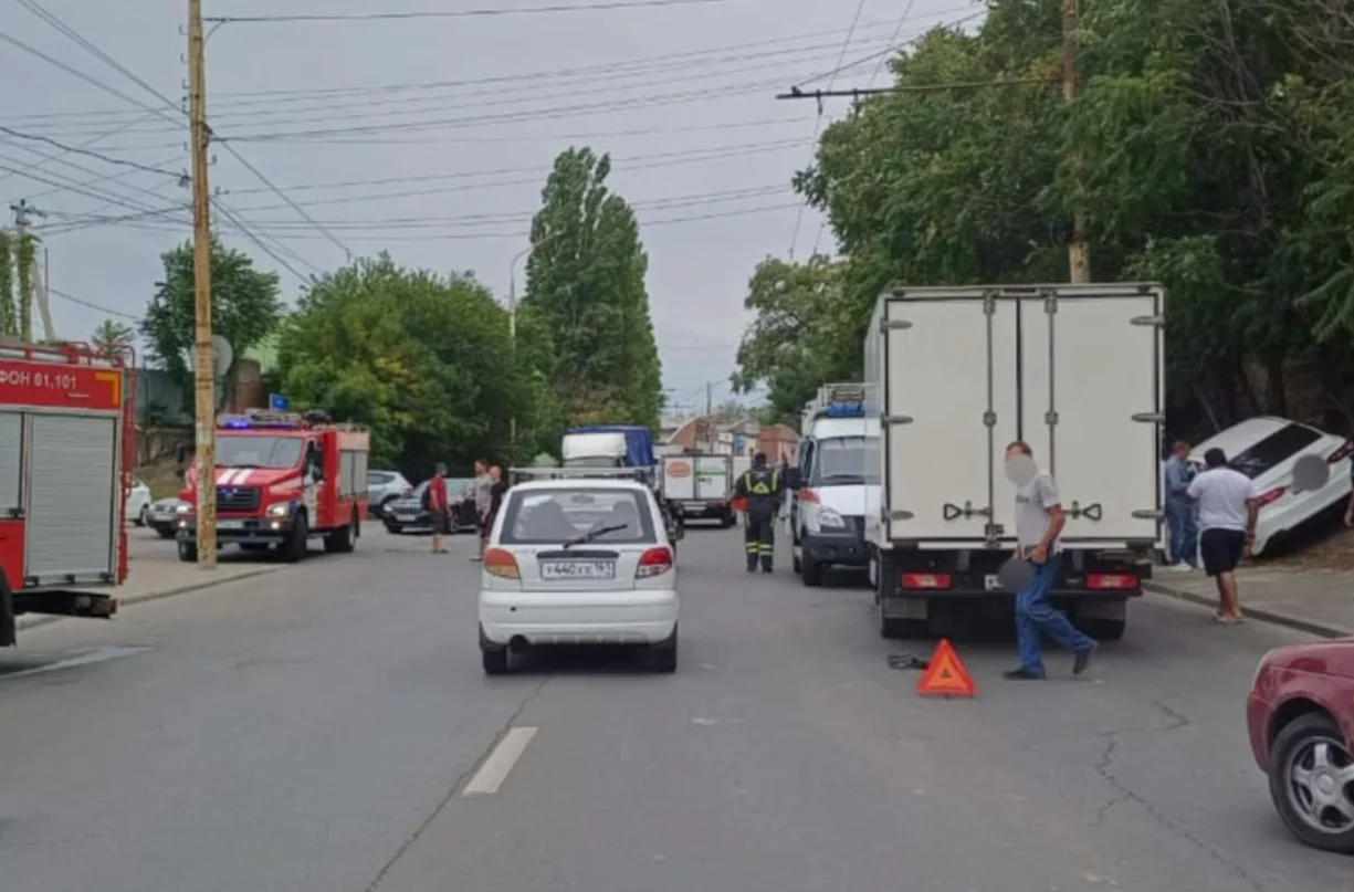 Водитель иномарки скончался после жуткого ДТП на улице Черевичкина в Ростове