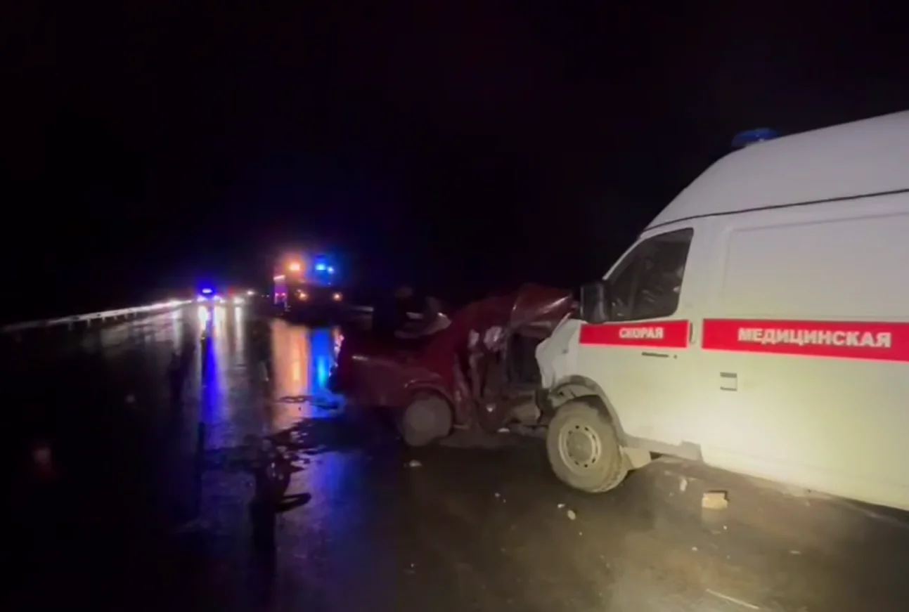 Двое погибли и двое пострадали в ДТП со «скорой» в Ростовской области